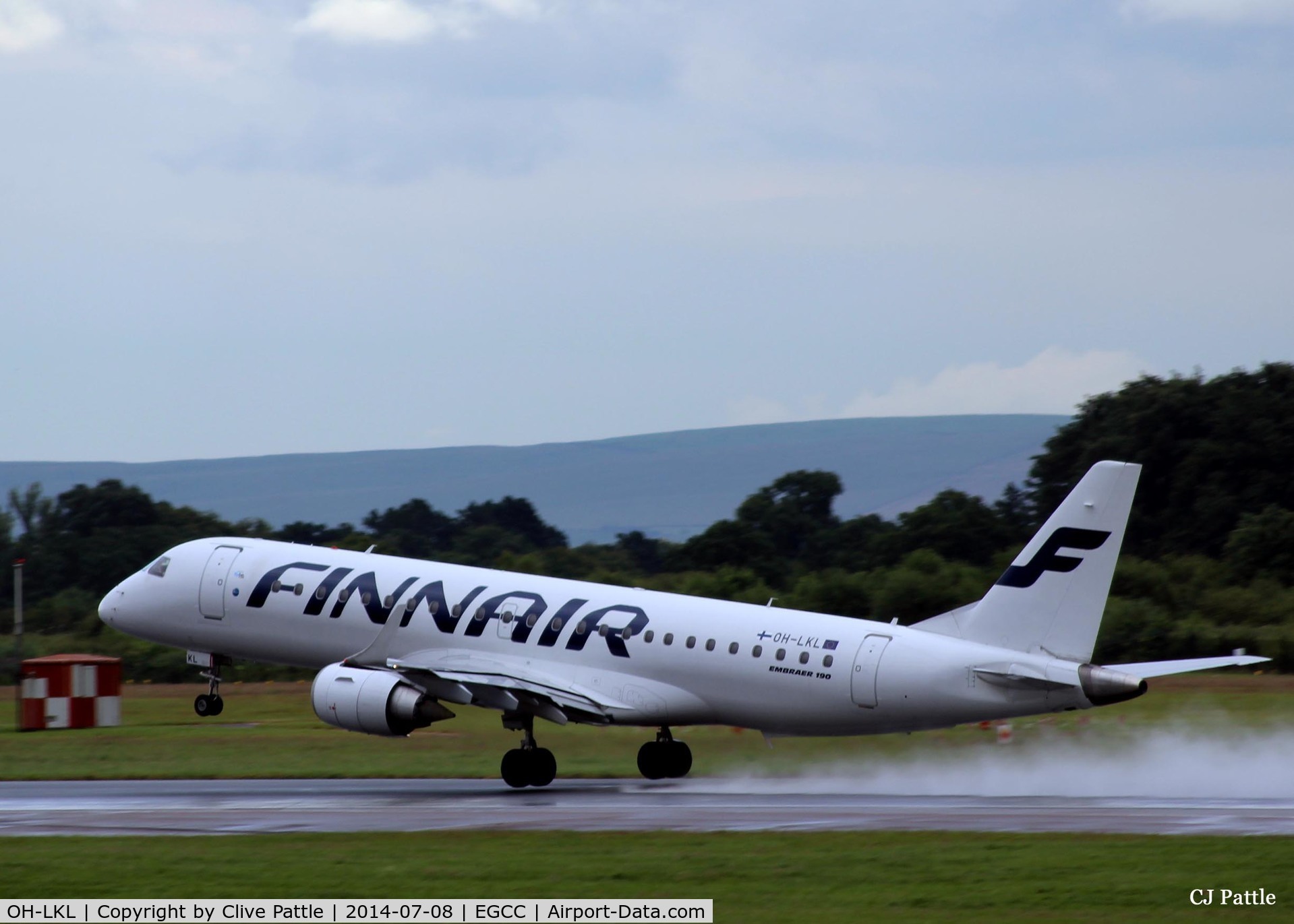 OH-LKL, 2007 Embraer 190LR (ERJ-190-100LR) C/N 19000153, Wet take off from EGCC