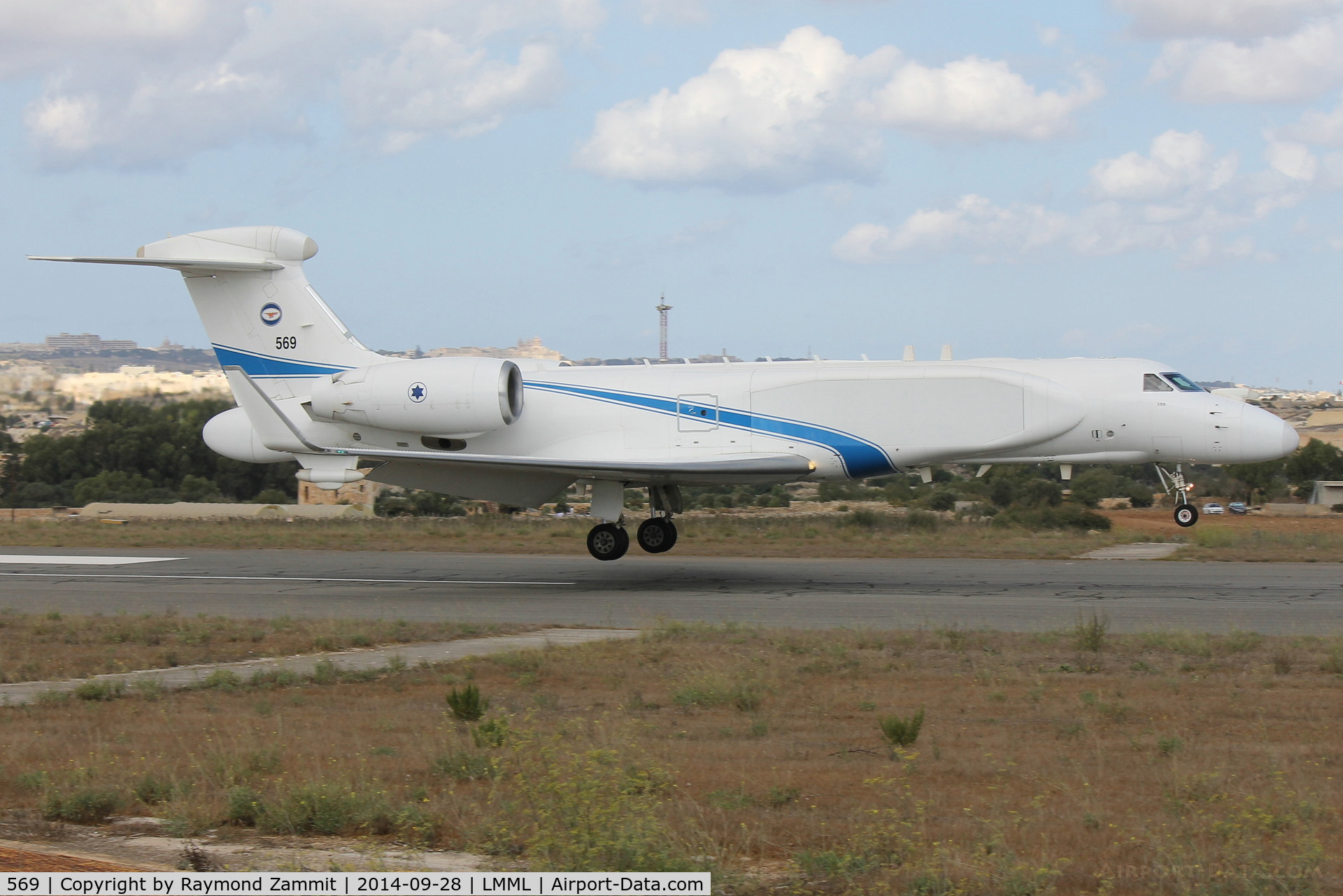 569, 2005 Gulfstream Aerospace GV SP (G550) Eitam C/N 5069, Gulfstream G550 Eitam 569 of Israeli Air Force on final approach to RW05 in Malta.