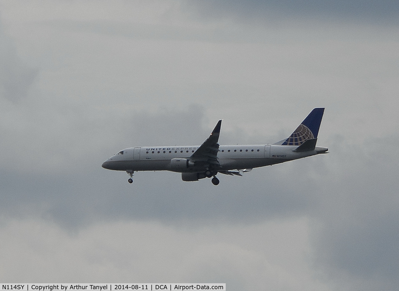 N114SY, 2014 Embraer 175LR (ERJ-170-200LR) C/N 17000410, Landing @ DCA