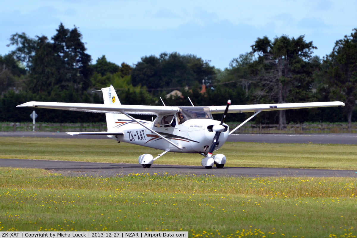 ZK-XAT, Cessna 172R C/N 17281262, At Ardmore