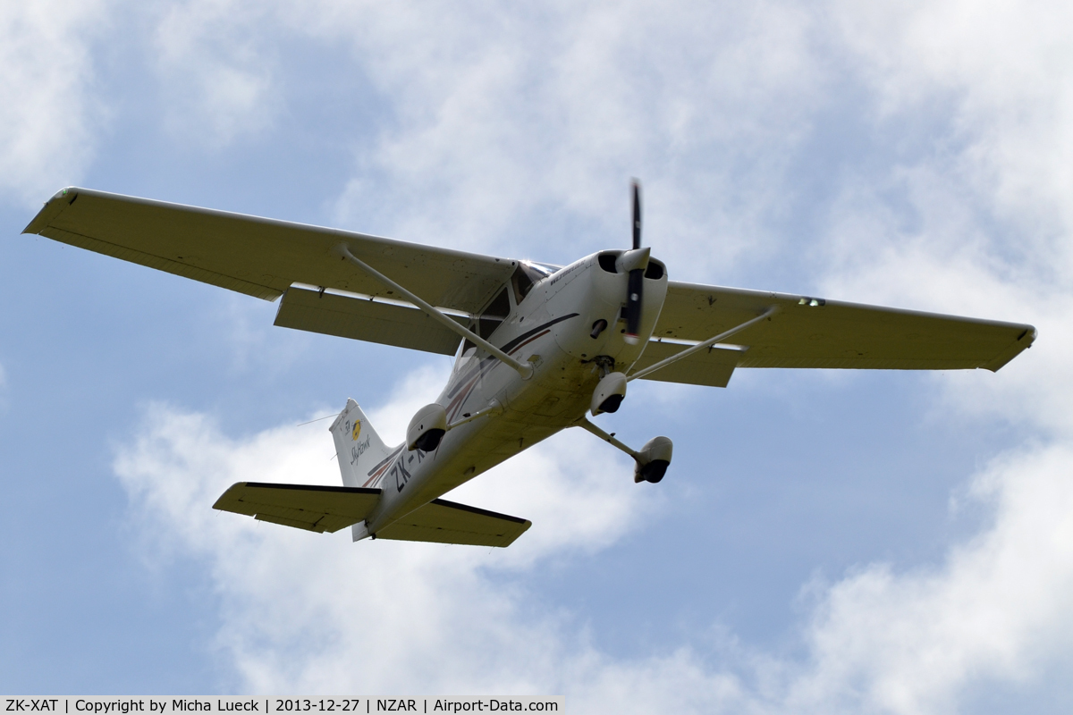 ZK-XAT, Cessna 172R C/N 17281262, At Ardmore