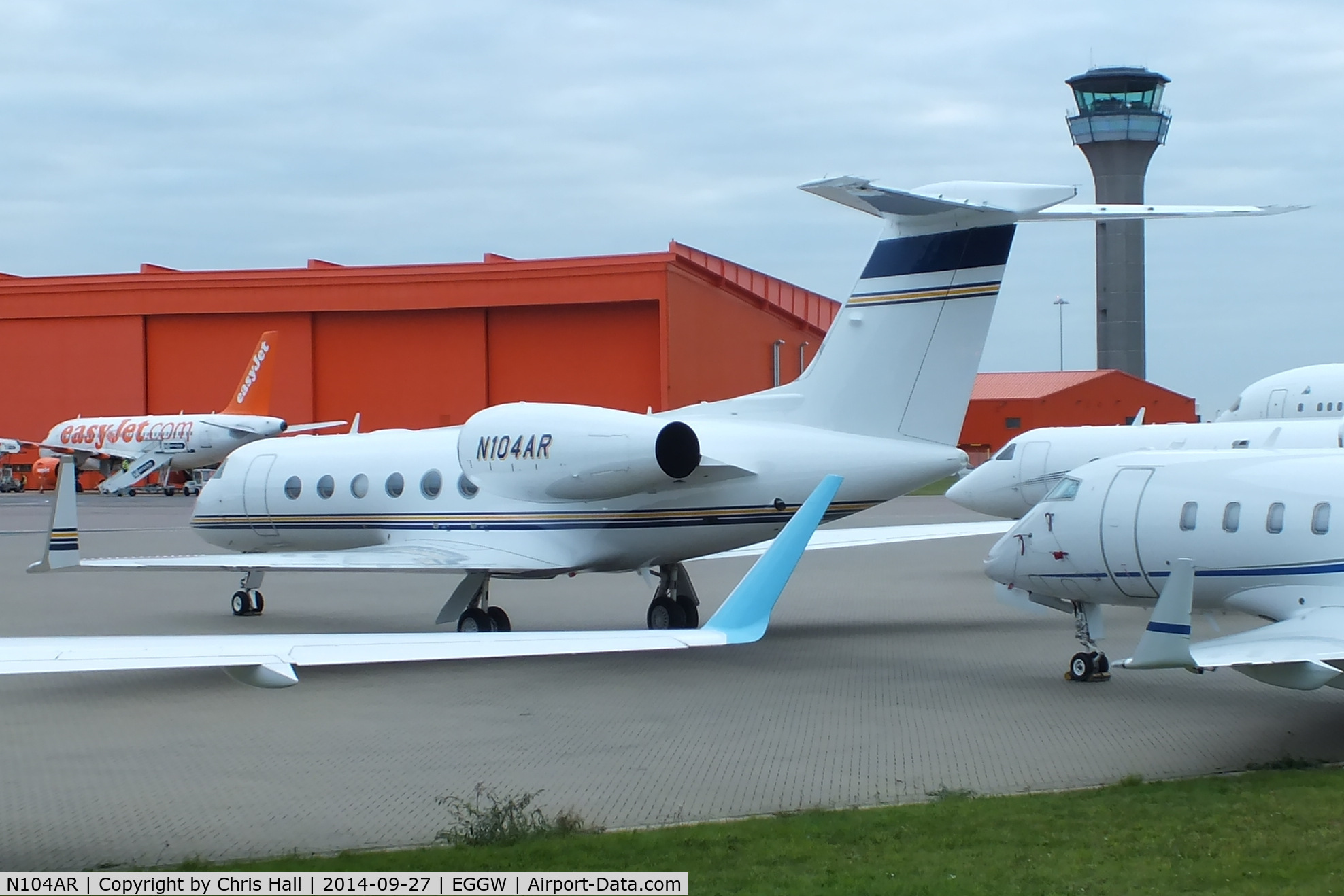 N104AR, 2011 Gulfstream Aerospace GIV-X (G450) C/N 4223, parked at Luton