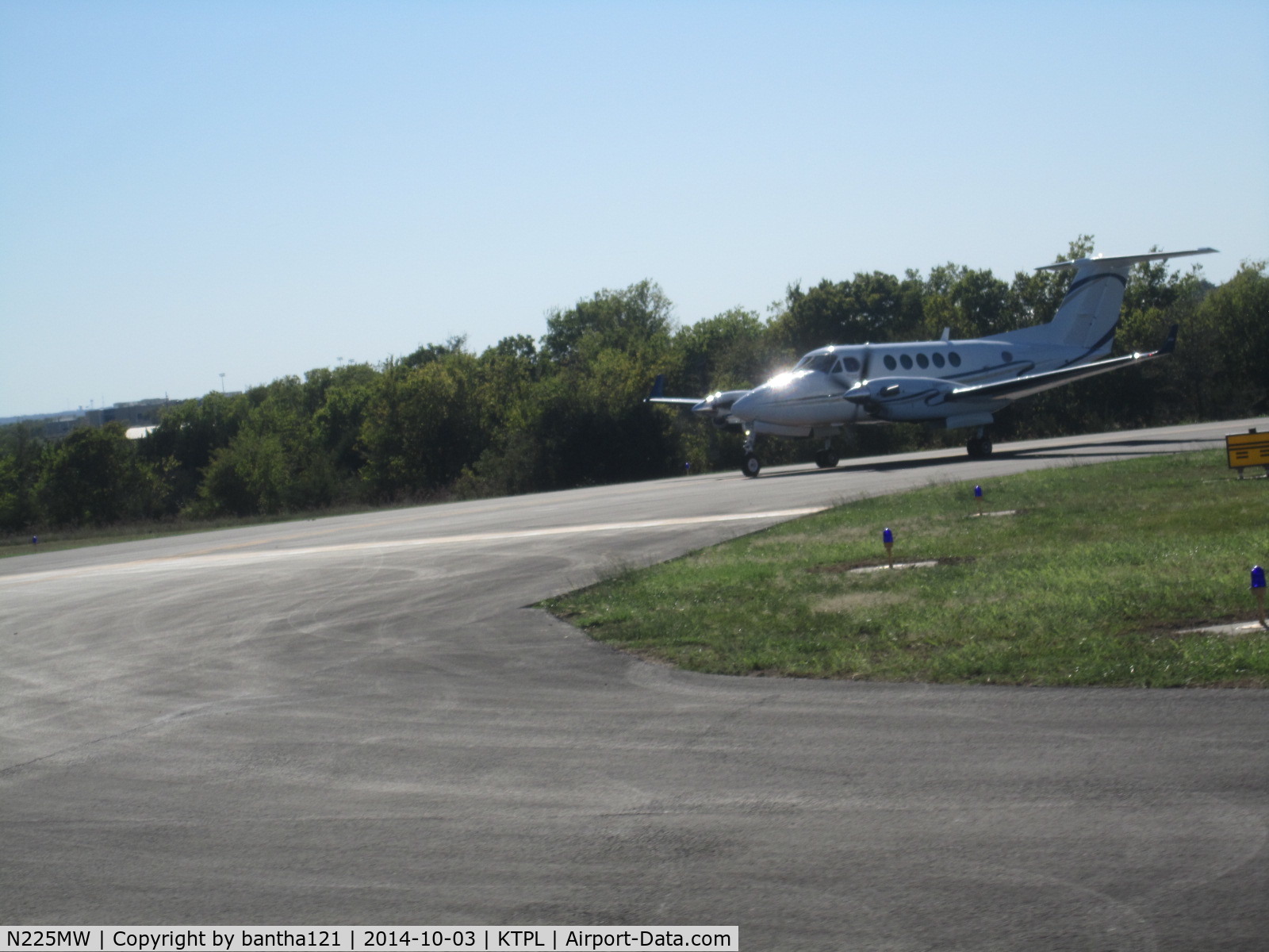 N225MW, 2013 Beechcraft B200GT King Air C/N BY-185, Taken from Cessna 172C while on takeoff roll