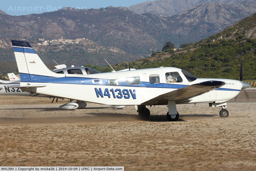 N4139V, 1999 Piper PA-32R-301T Turbo Saratoga C/N 3257085, Taxiing
