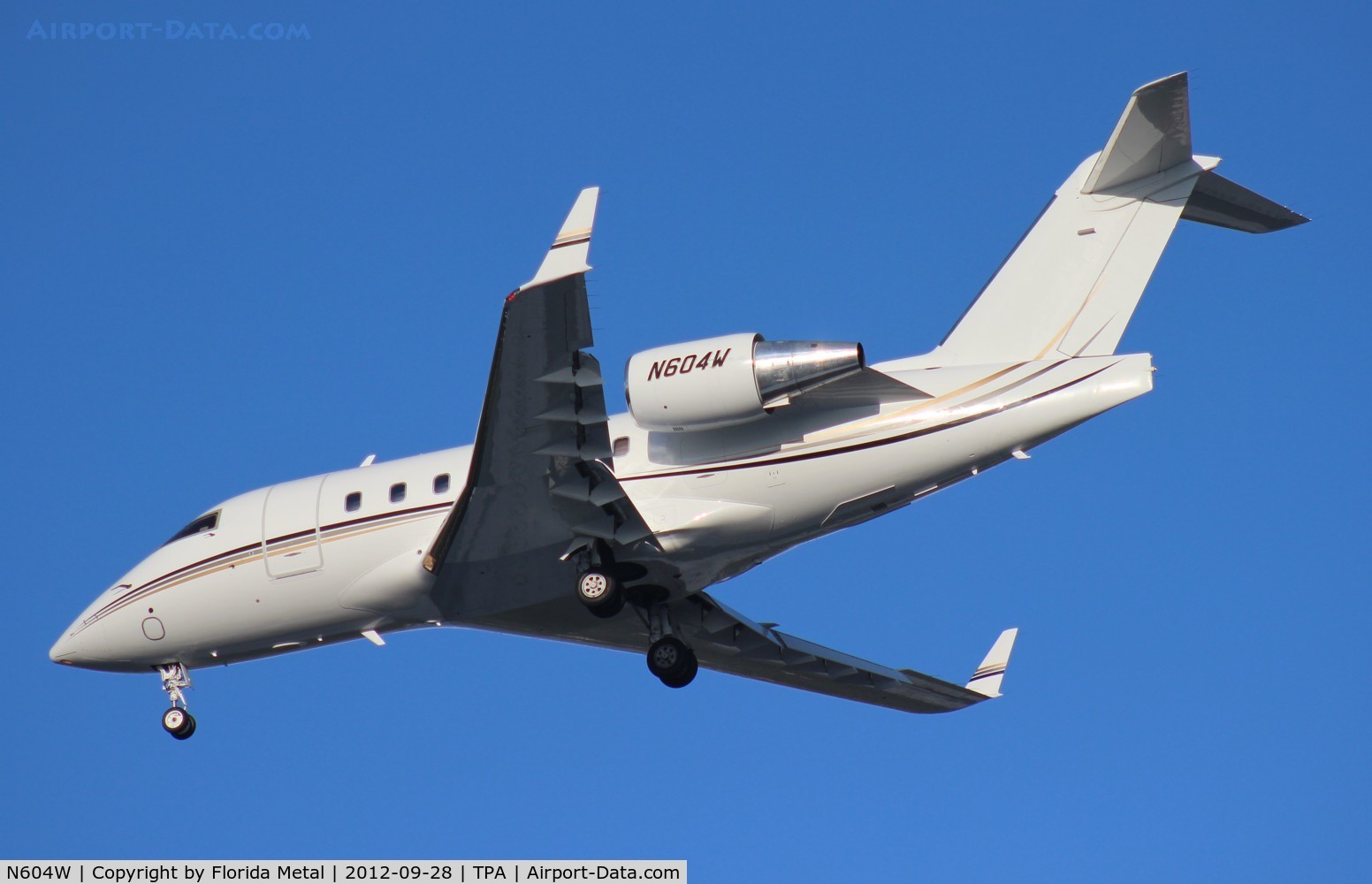 N604W, 1999 Bombardier Challenger 604 (CL-600-2B16) C/N 5421, Challenger 604