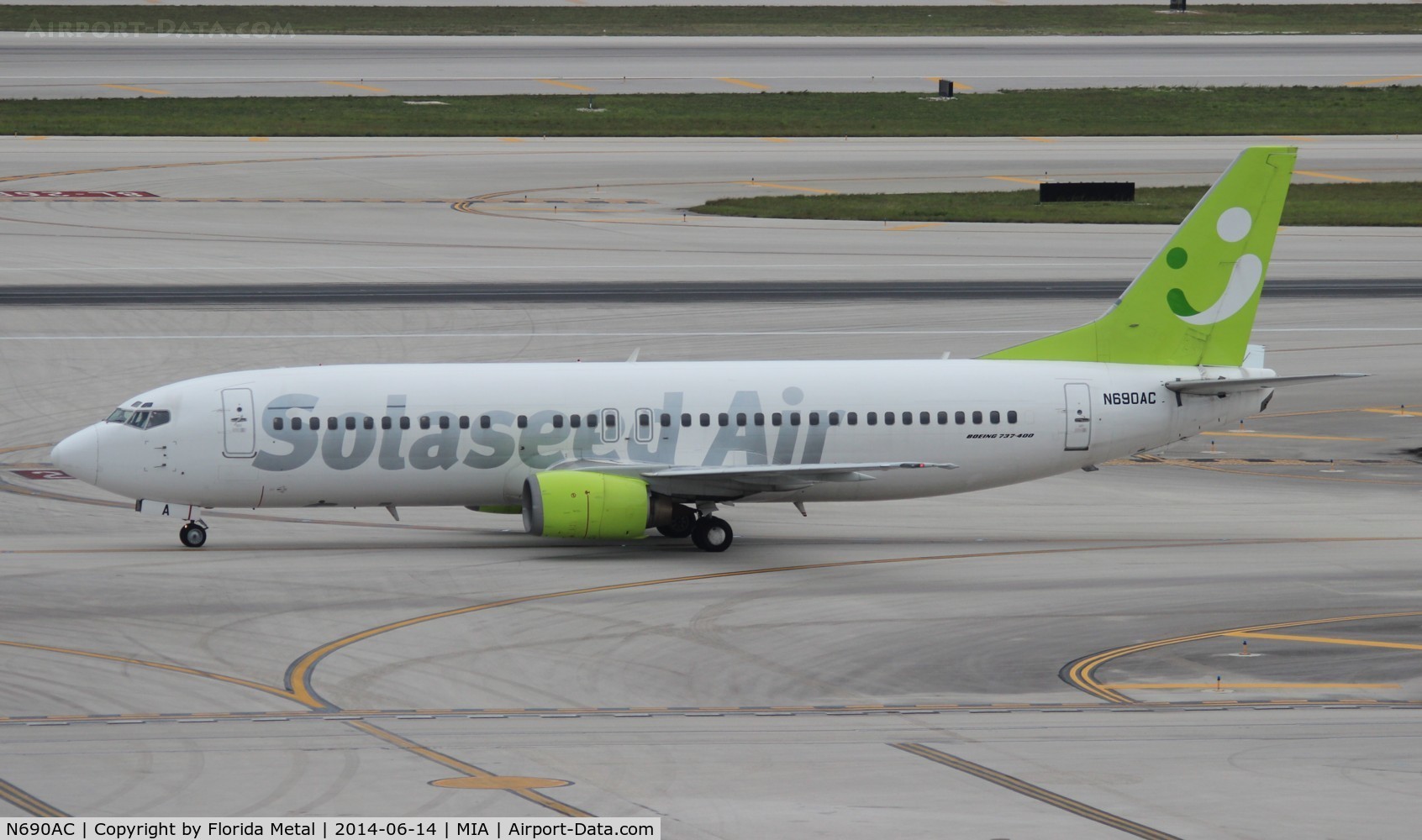 N690AC, 1998 Boeing 737-46Q C/N 29000, Aviation Capital Group 737-400 still in the colors of its former owner Solaseed Air of Japan