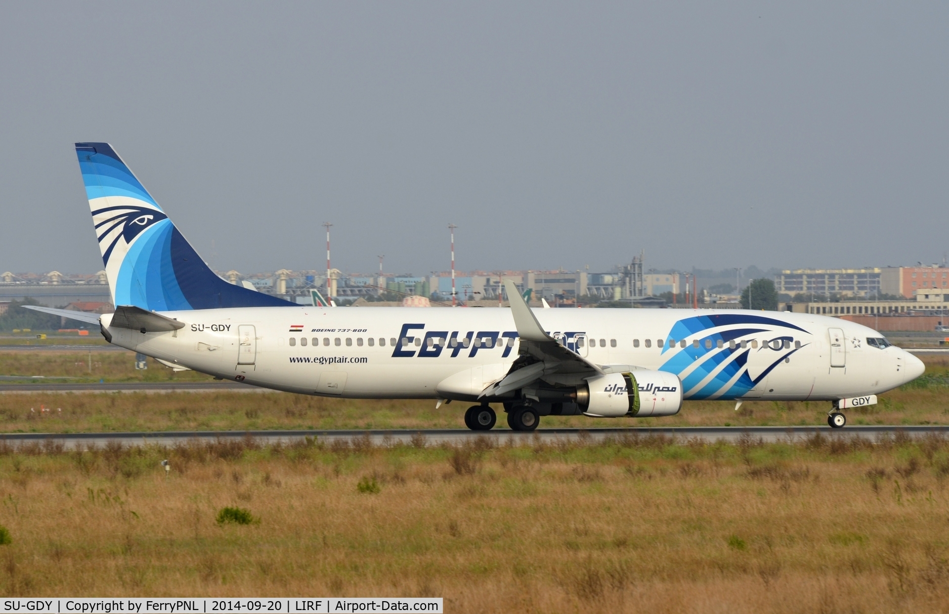 SU-GDY, 2010 Boeing 737-866 C/N 40758, Egyptair B738 landing i FCO
