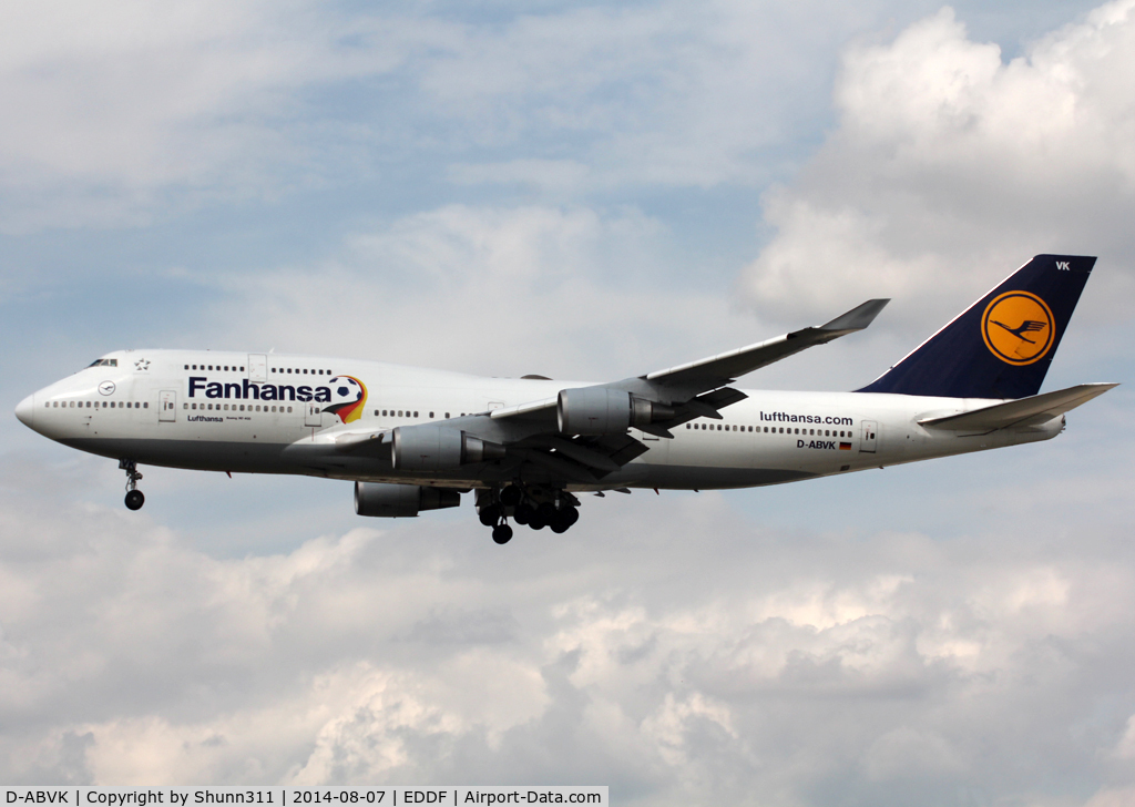 D-ABVK, 1991 Boeing 747-430 C/N 25046, Landing rwy 25L with additional 'Fanhansa' titles