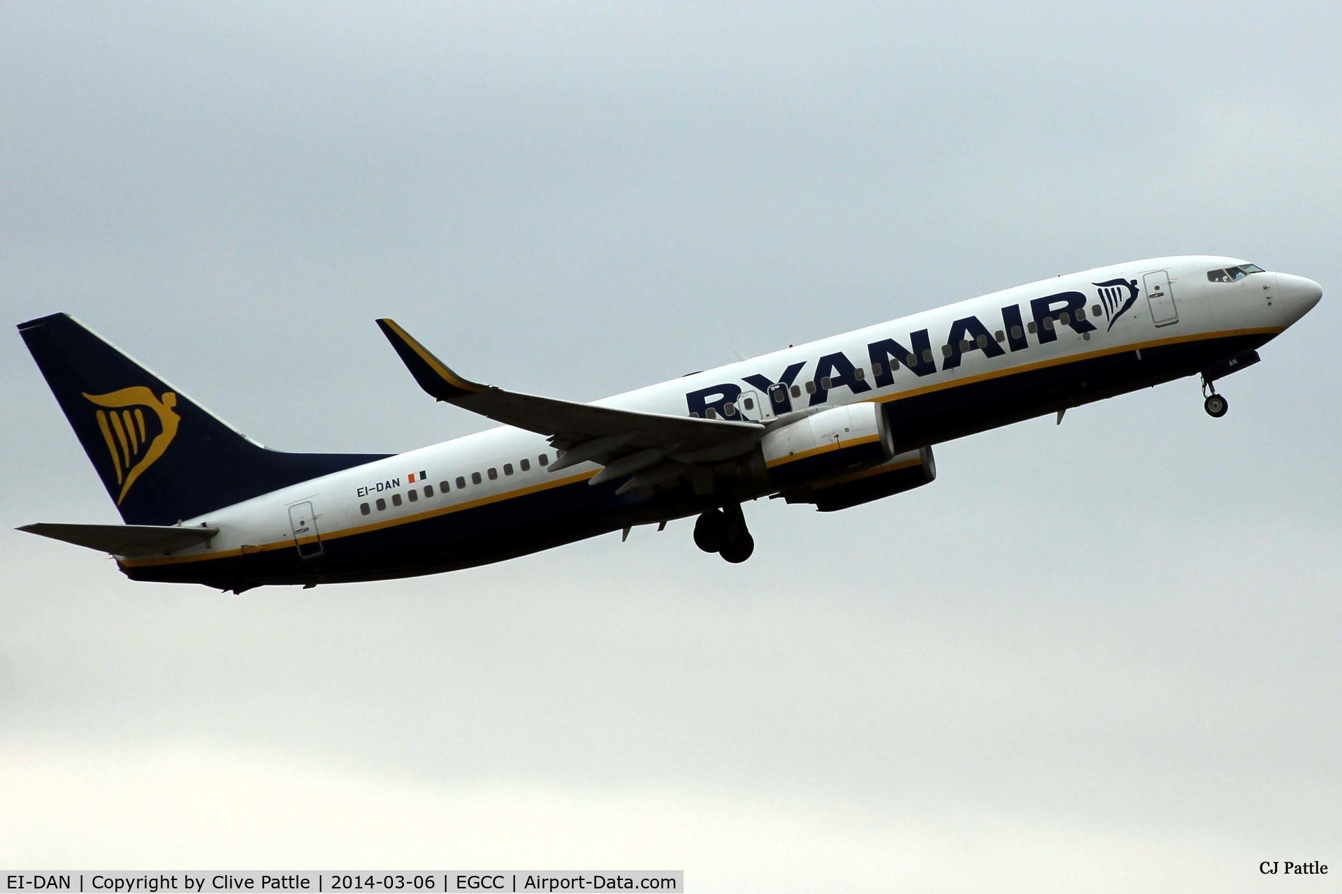 EI-DAN, 2003 Boeing 737-8AS C/N 33549, Manchester departure