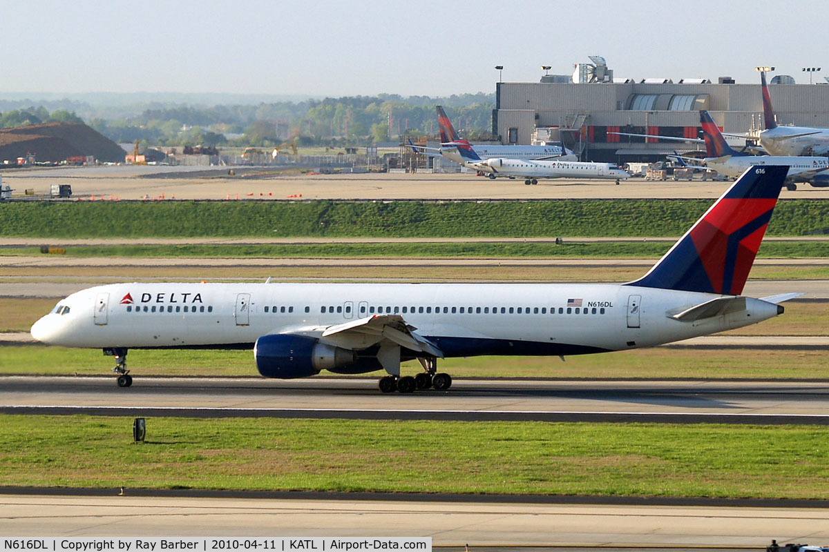 N616DL, 1986 Boeing 757-232 C/N 22823, Boeing 757-232 [22823] (Delta Air Lines) Atlanta-Hartsfield~N 11/04/2010