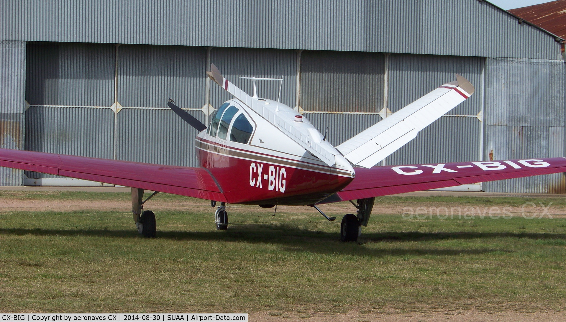 CX-BIG, Beech V35A Bonanza Bonanza C/N D-8708, Ex N8304N. Registrado en Junio del 72. Único V35A.