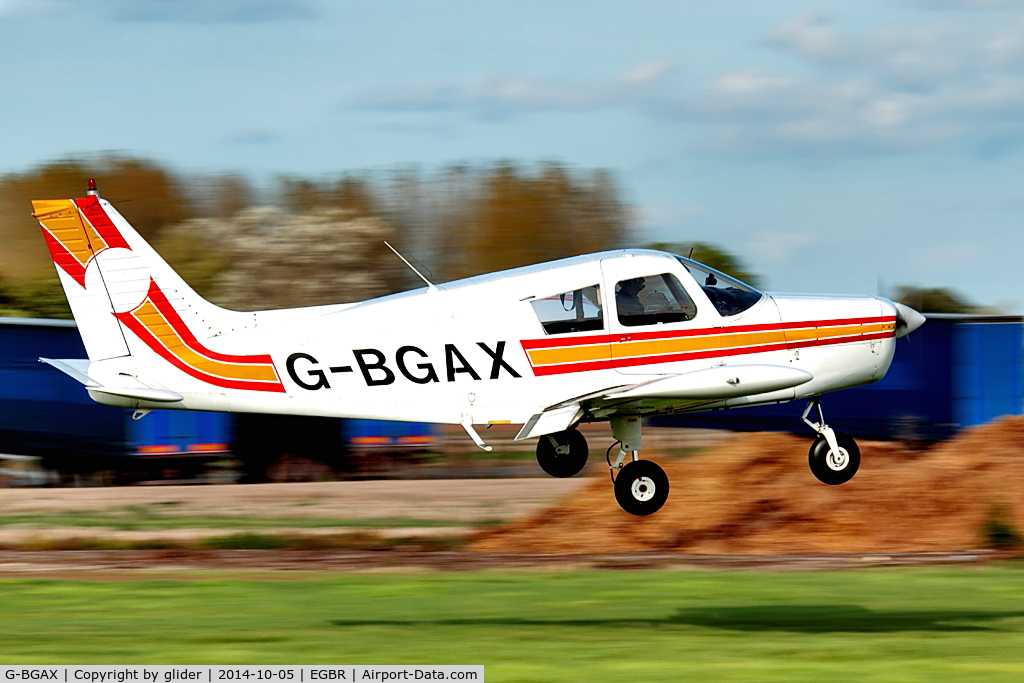 G-BGAX, 1973 Piper PA-28-140 Cherokee C/N 28-7325409, Finals