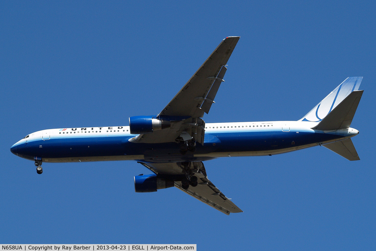 N658UA, 1993 Boeing 767-322 C/N 27113, Boeing 767-322ER [27113] (United Airlines) Home~G 23/04/2013. On approach 27R.