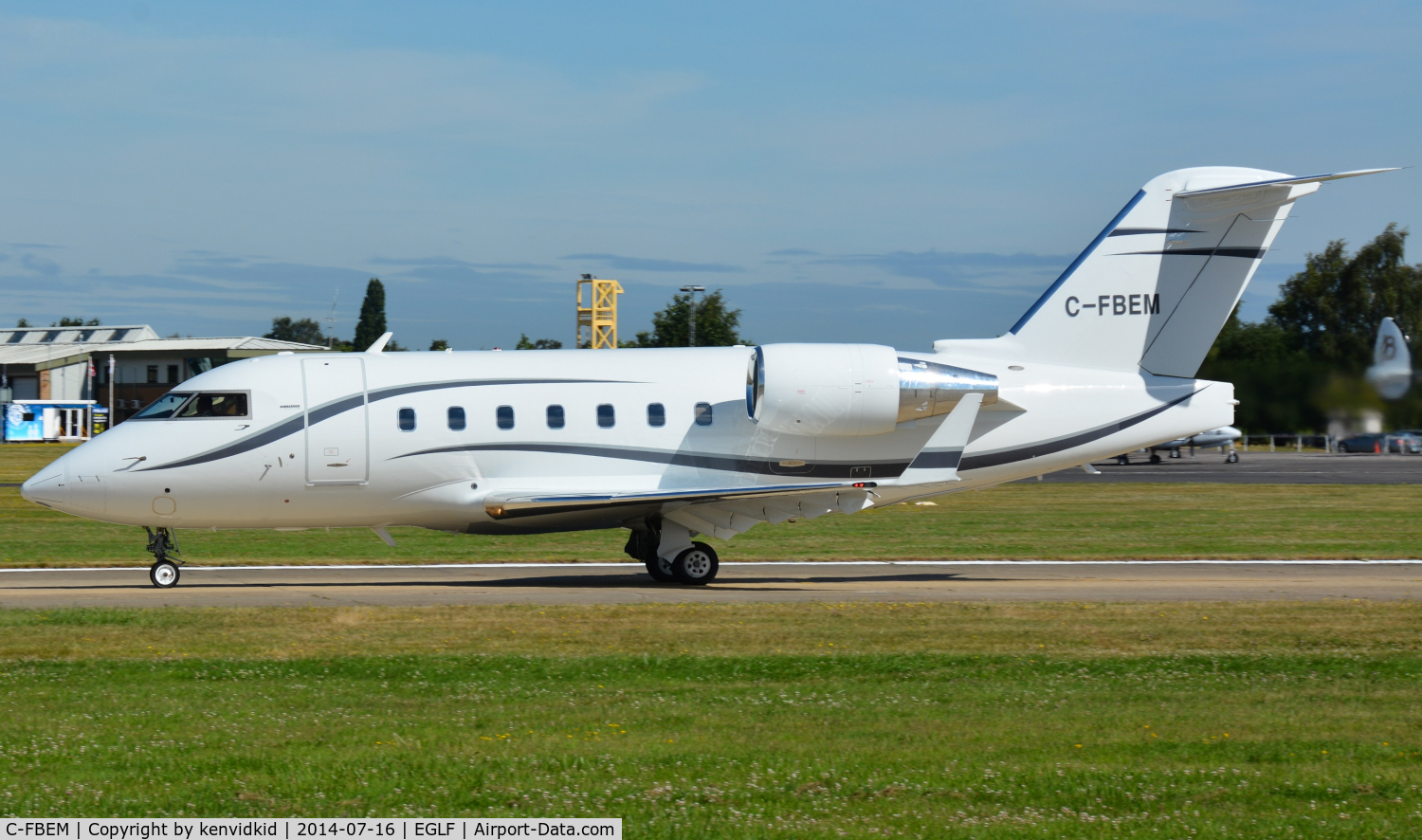C-FBEM, 2000 Bombardier Challenger 604 (CL-600-2B16) C/N 5474, Executive departure.