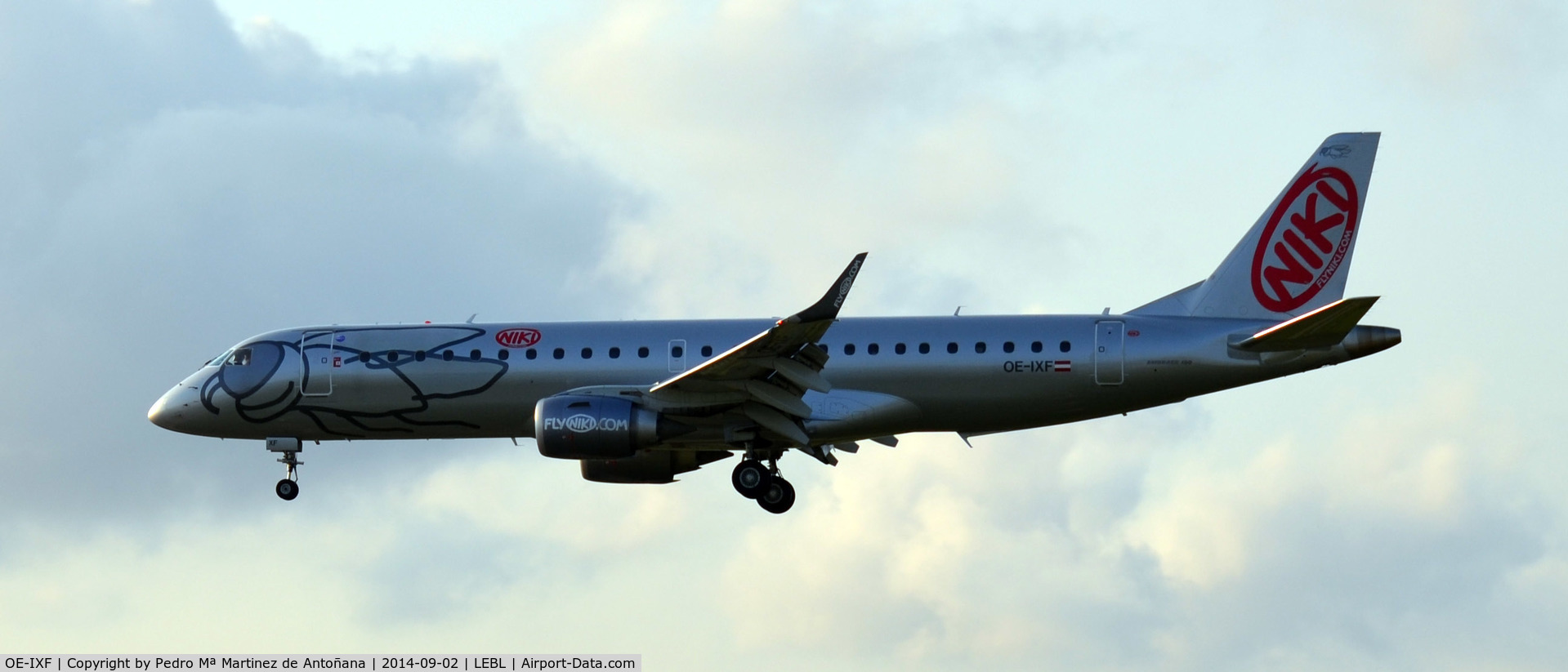 OE-IXF, 2011 Embraer 190LR (ERJ-190-100LR) C/N 19000420, El Prat - Barcelona