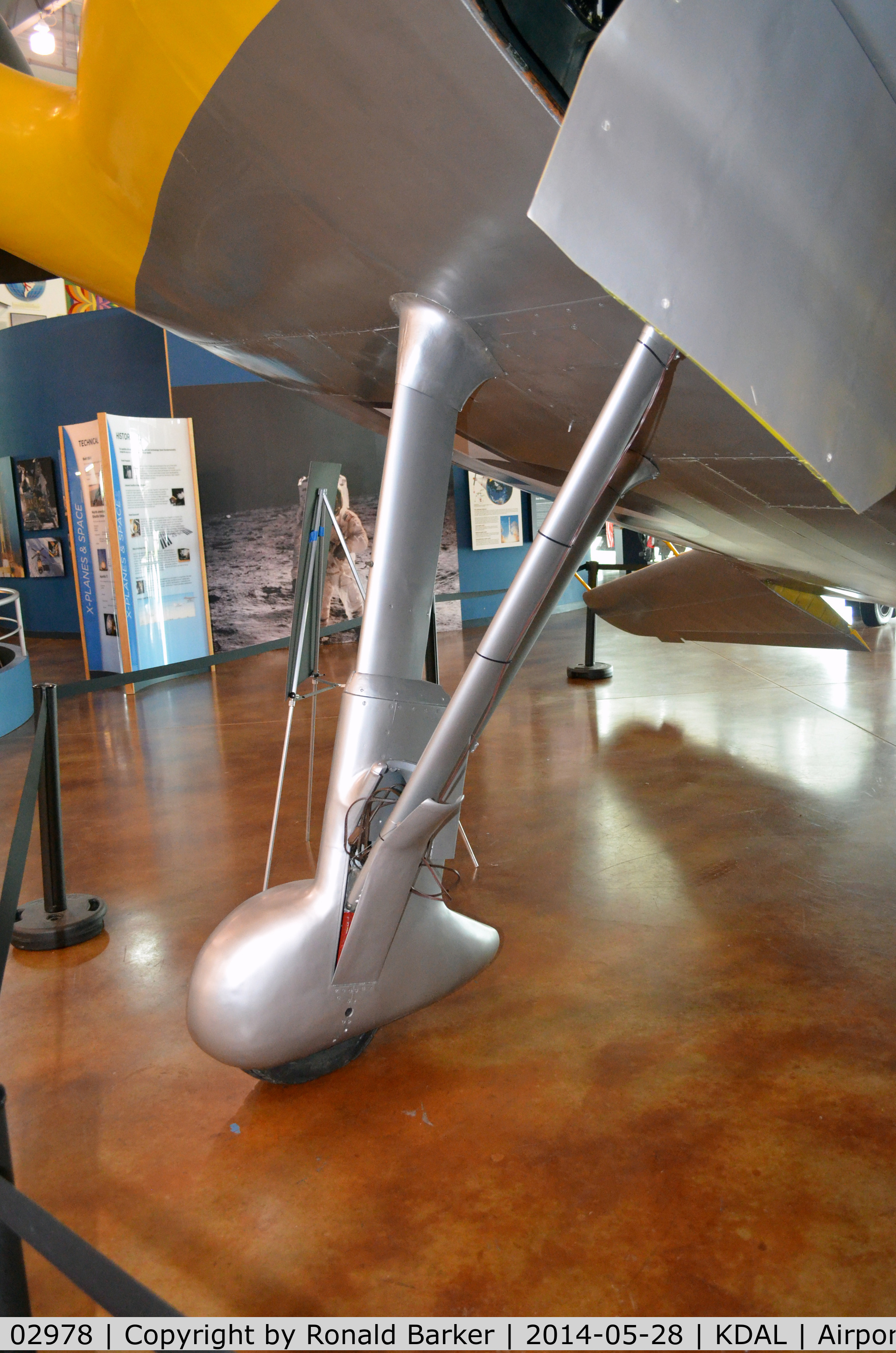 02978, 1942 Vought V-173 C/N 1, Main gear Frontiers of Flight Museum DAL