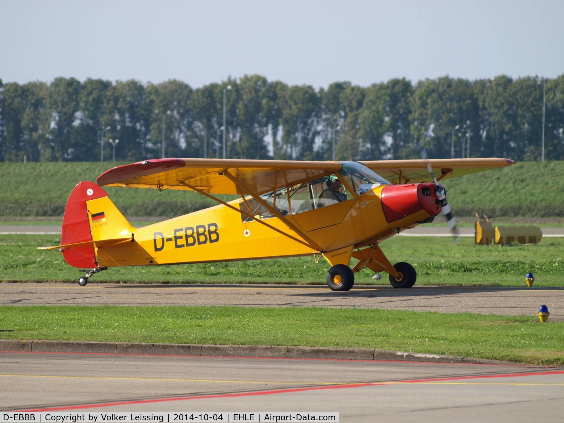 D-EBBB, 1978 Piper PA-18-95 Super Cub Super Cub C/N 18-3425, Taxi to parking