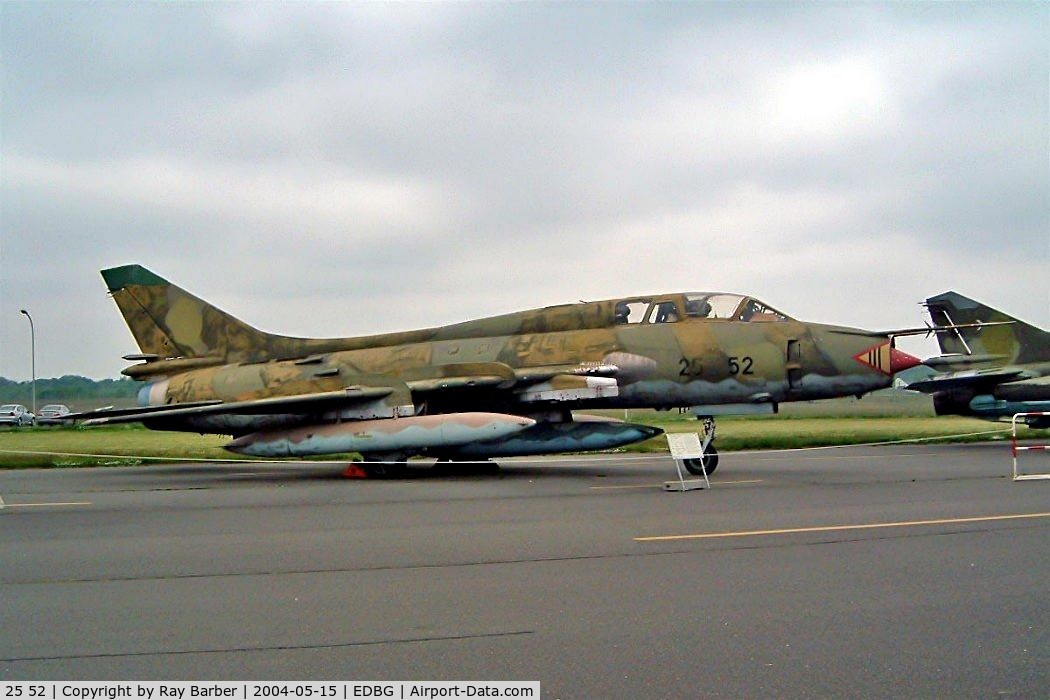 25 52, Sukhoi Su-22UM-3K C/N 17532367001, Sukhoi SU-22UM-3K [N17532367001] (German Air Force) Berlin-Gatow~D 15/05/2004