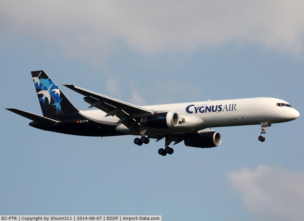 EC-FTR, 1993 Boeing 757-256(PCF) C/N 26239, Landing rwy 25L