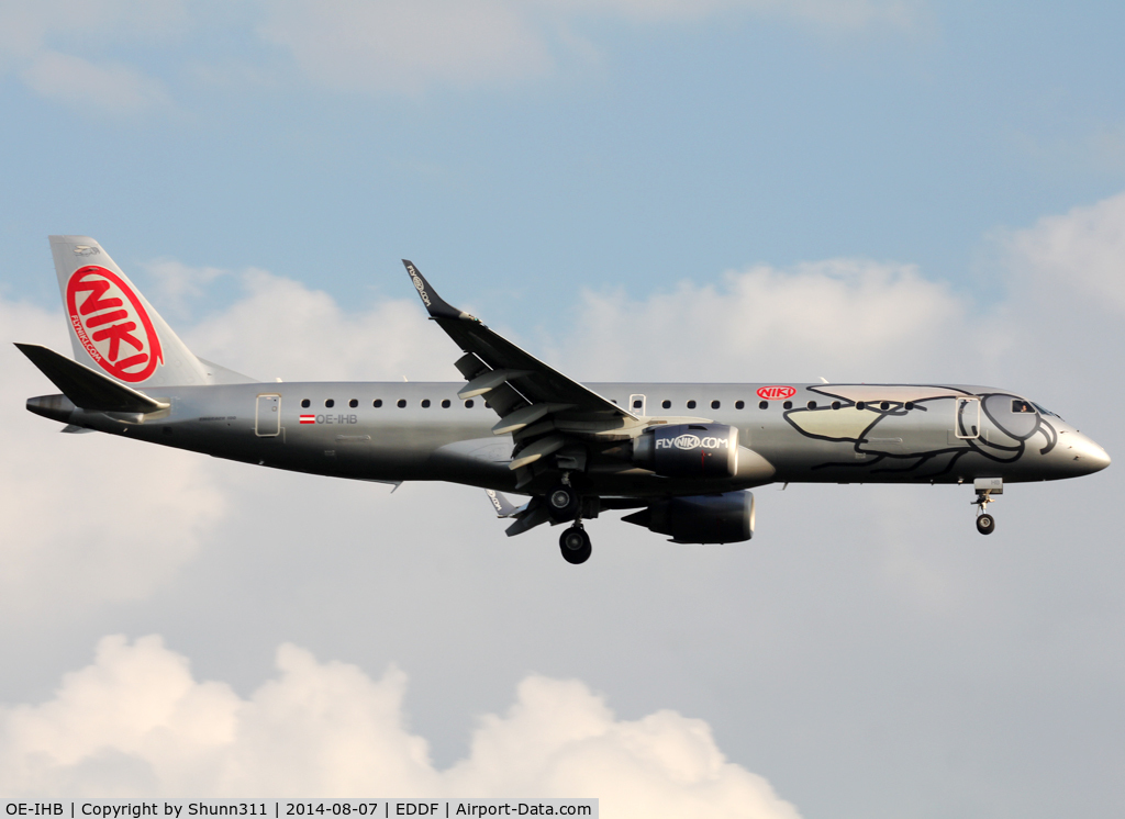 OE-IHB, 2009 Embraer 190LR (ERJ-190-100LR) C/N 19000294, Landing rwy 25L
