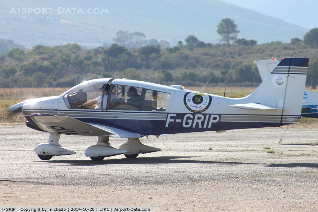 F-GRIP, Robin DR-400-180 Regent C/N 2527, Taxiing