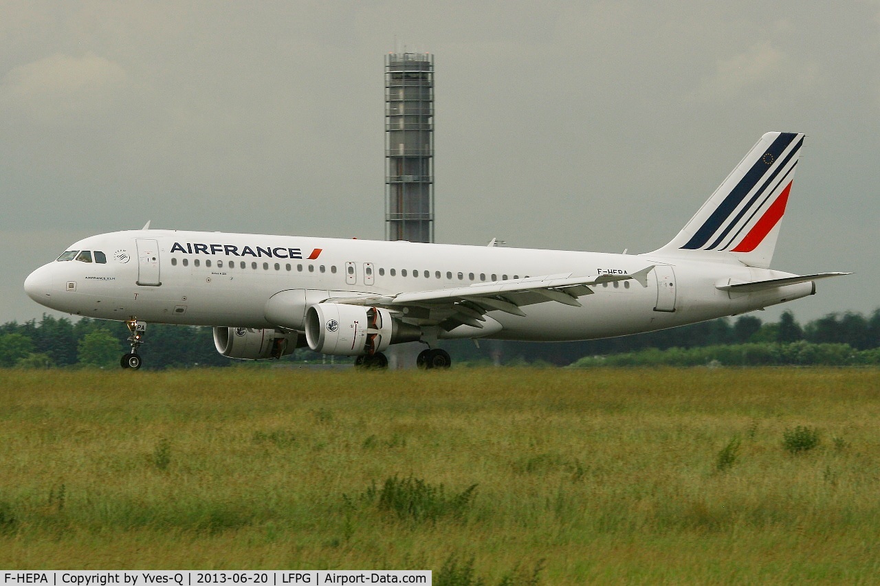F-HEPA, 2009 Airbus A320-214 C/N 4139, Airbus A320-214, Reverse thrust landing Rwy 26L, Roissy Charles De Gaulle Airport (LFPG-CDG)