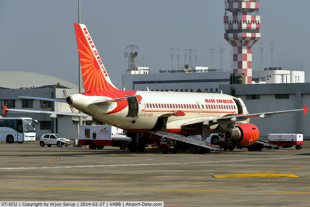 VT-SCU, 2009 Airbus A319-112 C/N 4052, On the tarmac at Bombay.