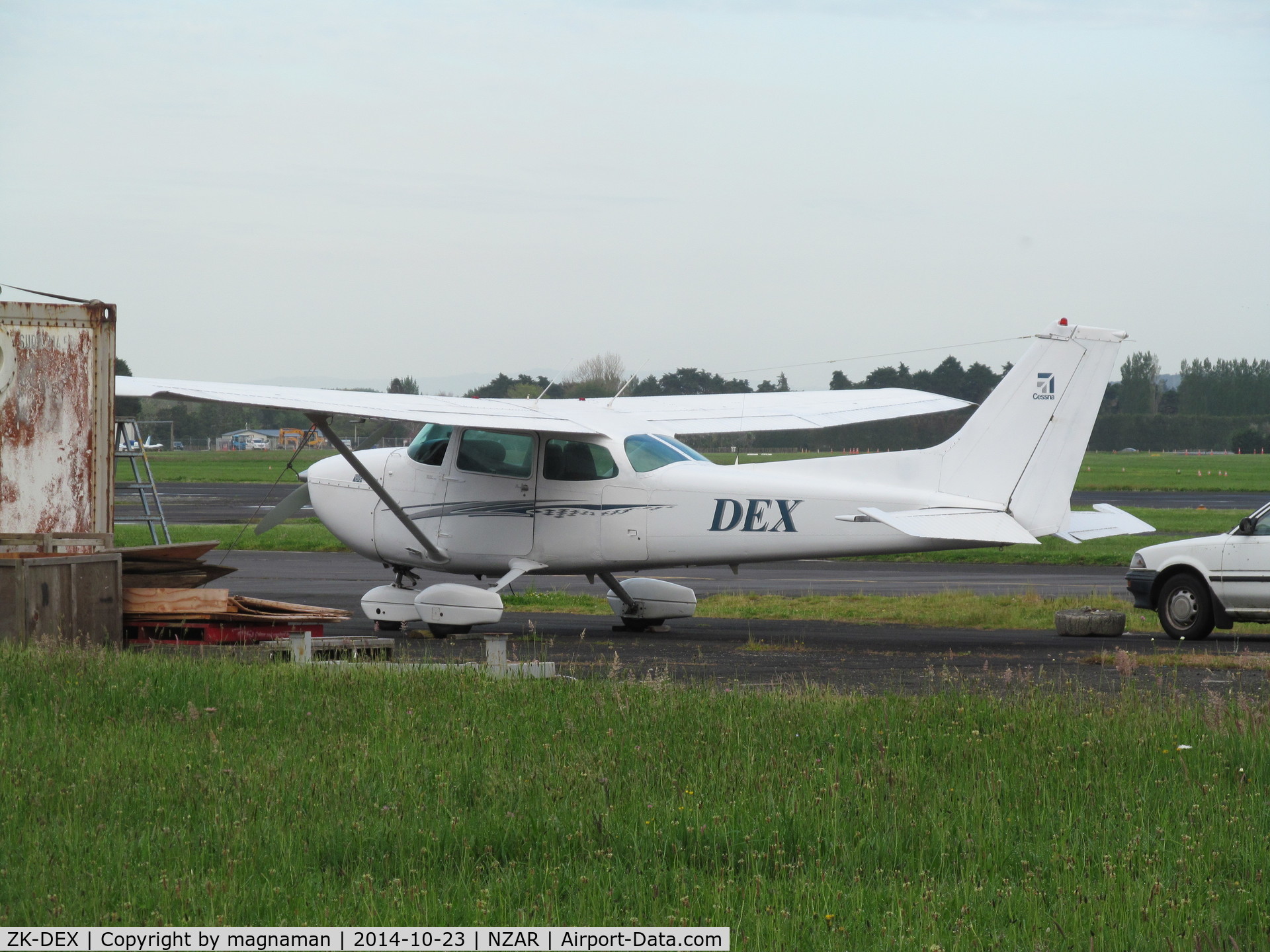 ZK-DEX, Cessna 172N C/N 17271386, Perhaps here for maintenance - new to me.