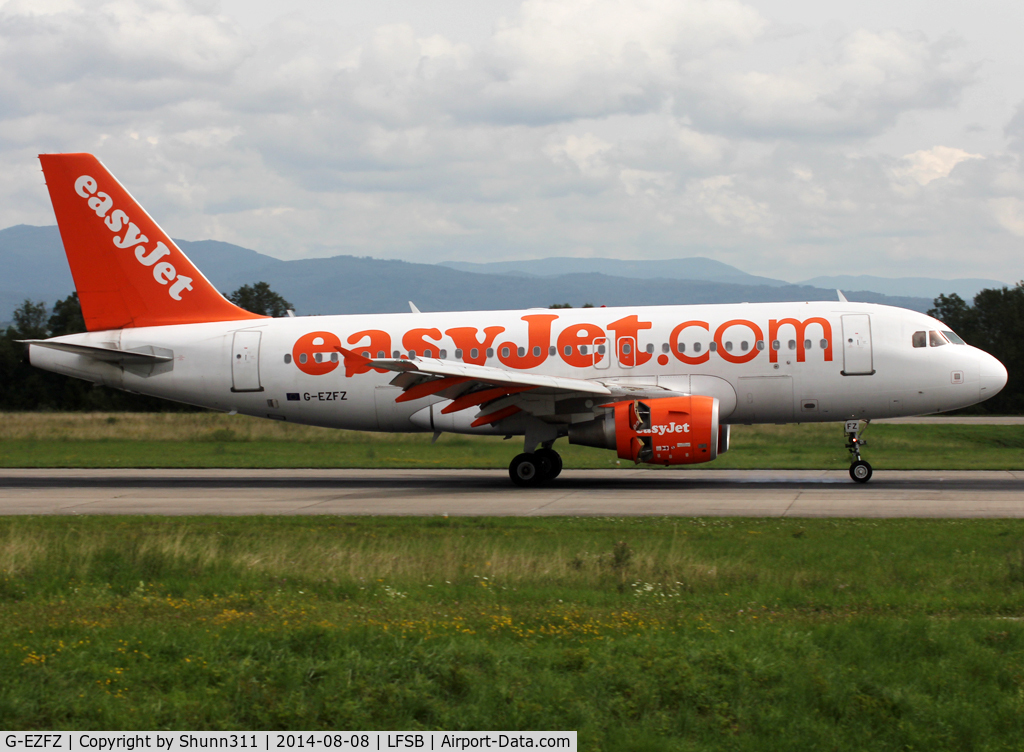 G-EZFZ, 2010 Airbus A319-111 C/N 4425, Landing rwy 16