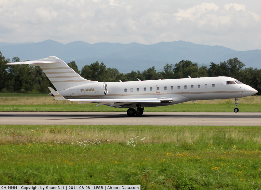 9H-MMM, 2011 Bombardier BD-700-1A11 Global 5000 C/N 9430, Taking off from rwy 16