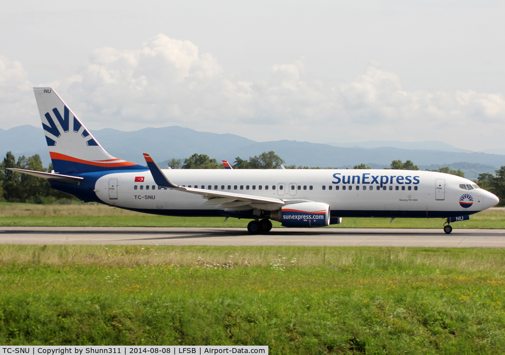 TC-SNU, 2010 Boeing 737-8HC C/N 40756, Taking off rwy 16