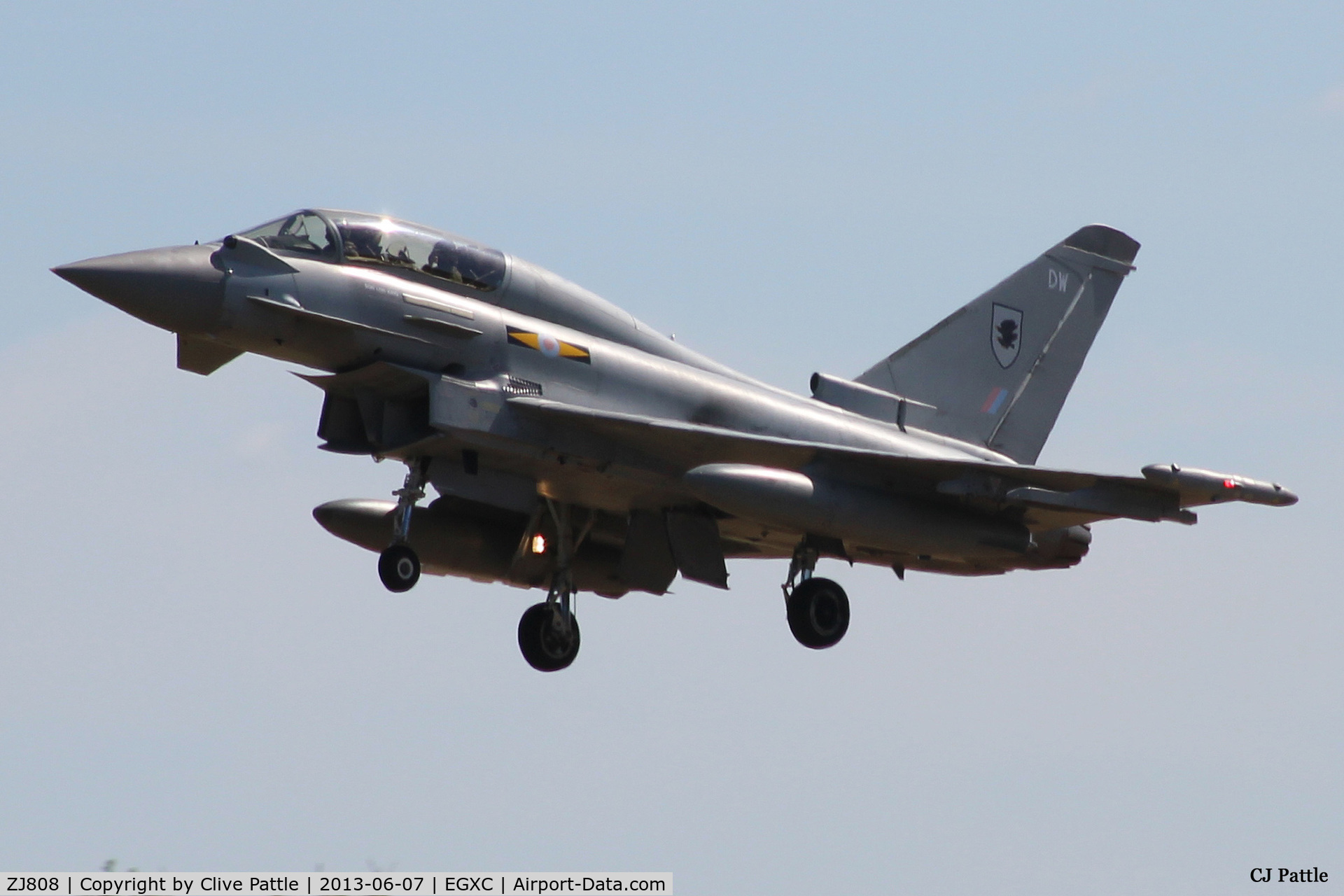 ZJ808, 2004 Eurofighter EF-2000 Typhoon T3 C/N 0028/BT009, Landing at RAF Coningsby whilst coded 'DW' with the resident 11 Sqn RAF
