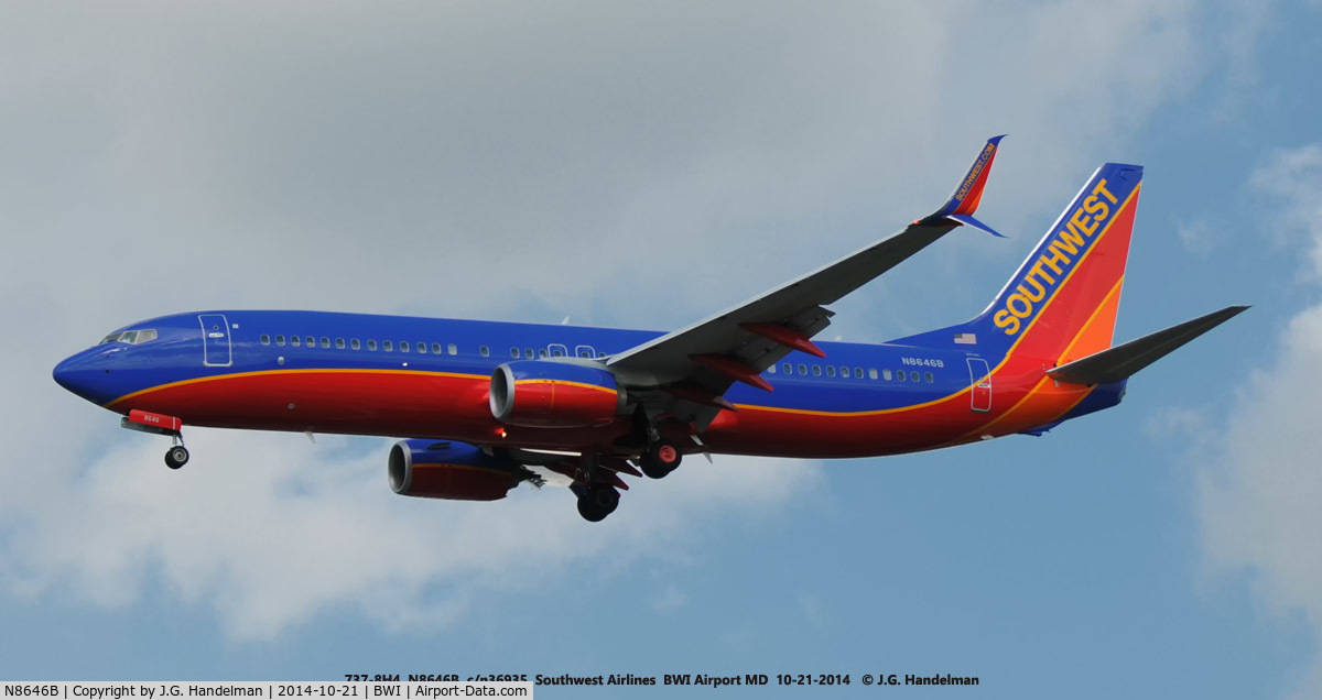 N8646B, 2014 Boeing 737-8H4 C/N 36935, On final to 28.