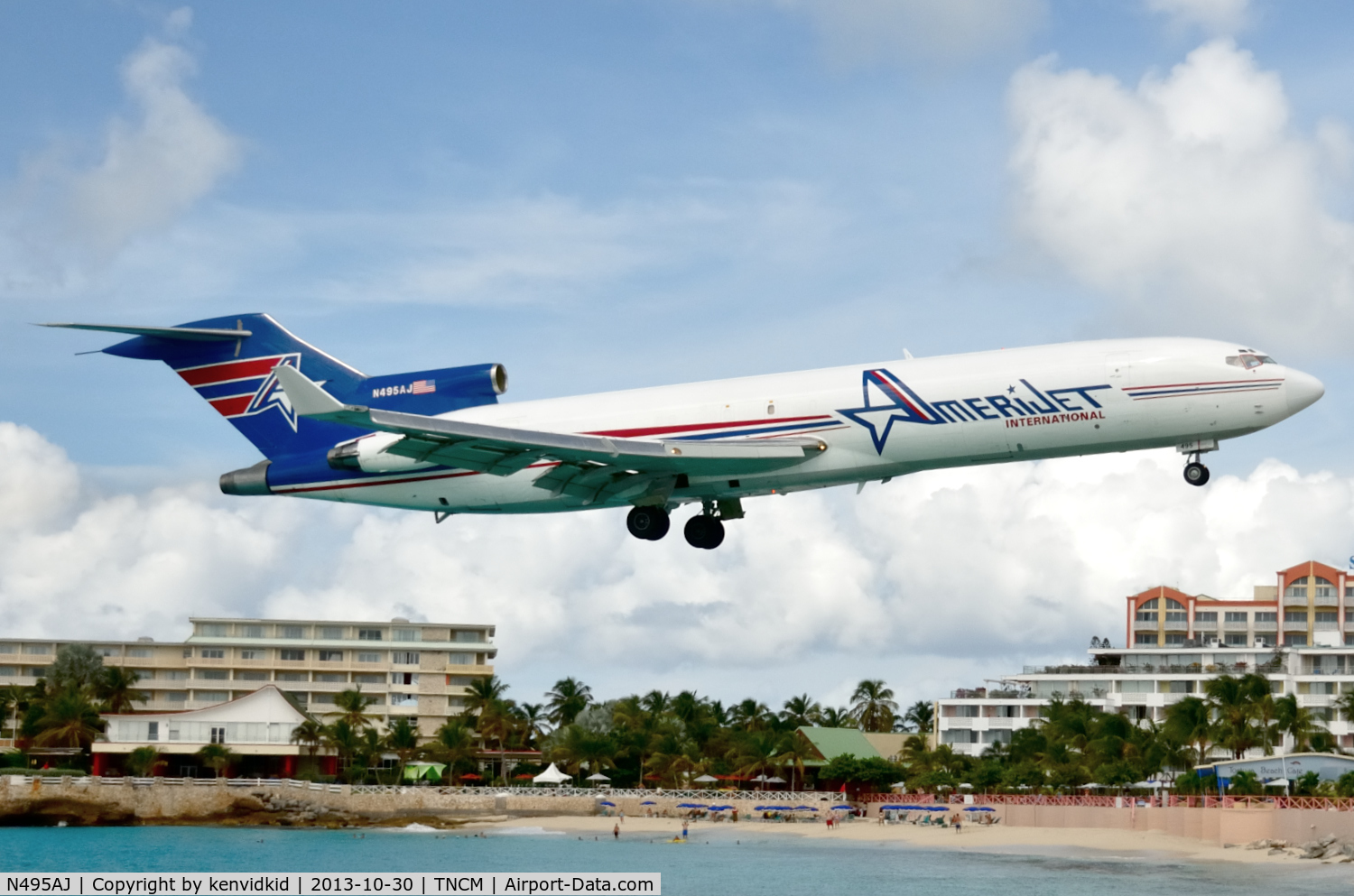 N495AJ, 1975 Boeing 727-233F C/N 20937, On short finals to St Maarten.