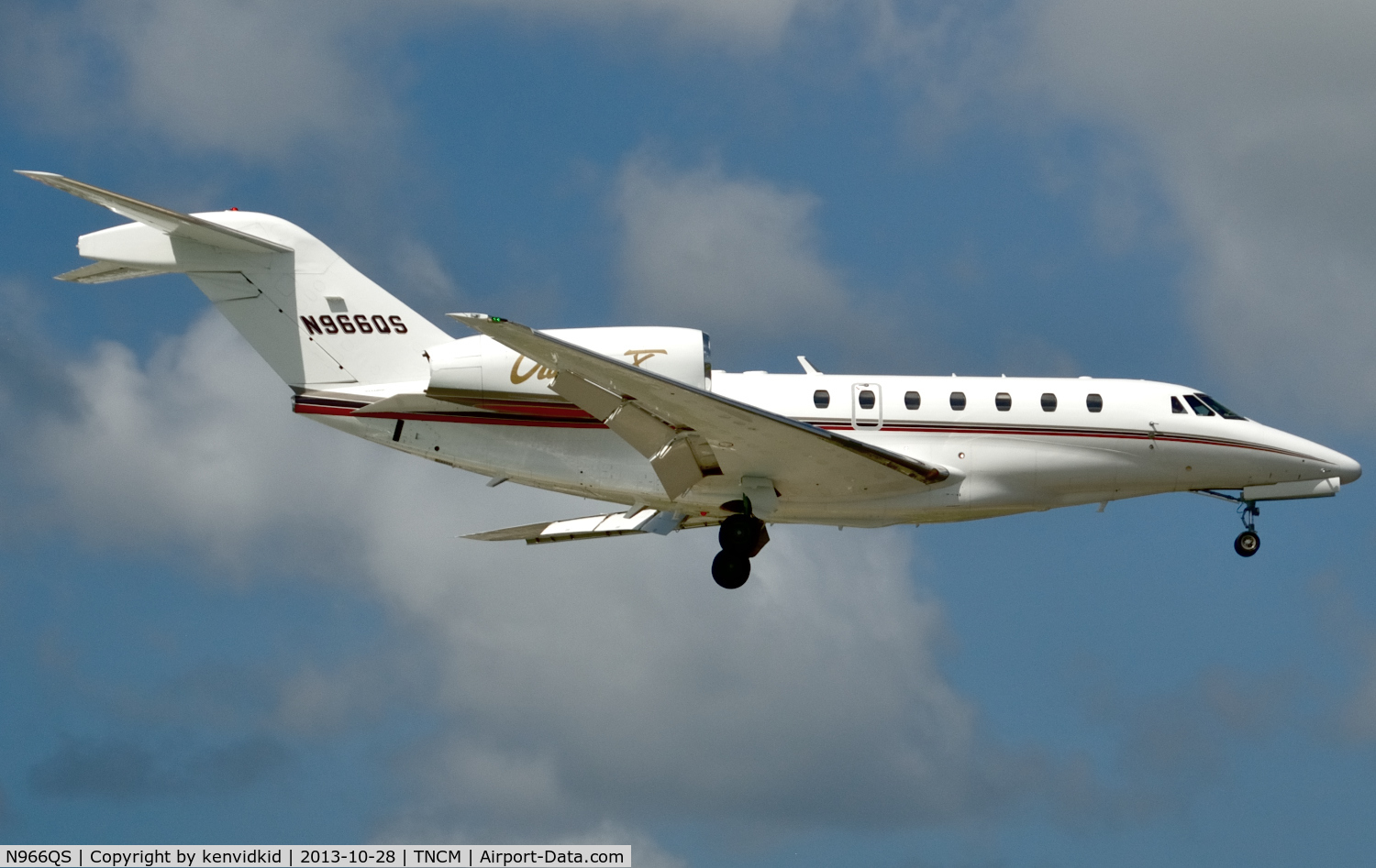 N966QS, 2001 Cessna 750 Citation X Citation X C/N 750-0166, On short finals to St Maarten.