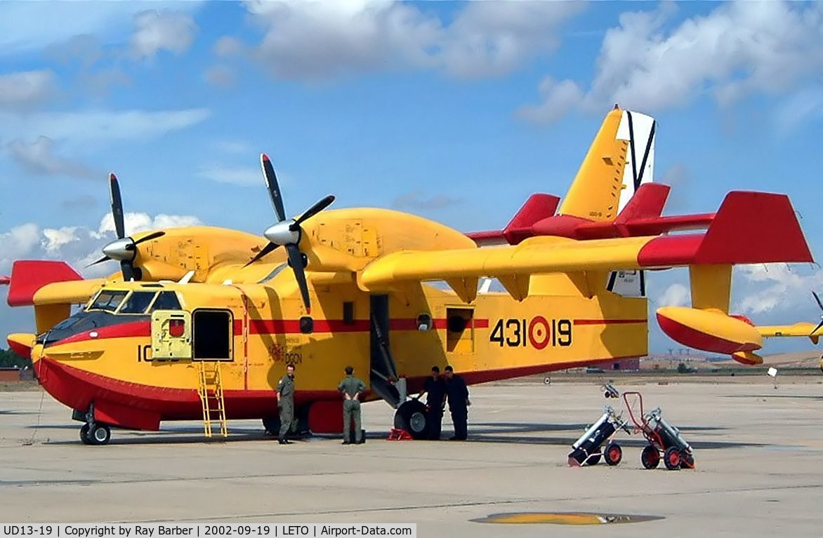UD13-19, Canadair CL-215T (CL-215-6B11) C/N 1080, Canadair CL-215T [1080] (Spanish Air Force) Torrejon AB~EC 19/09/2002