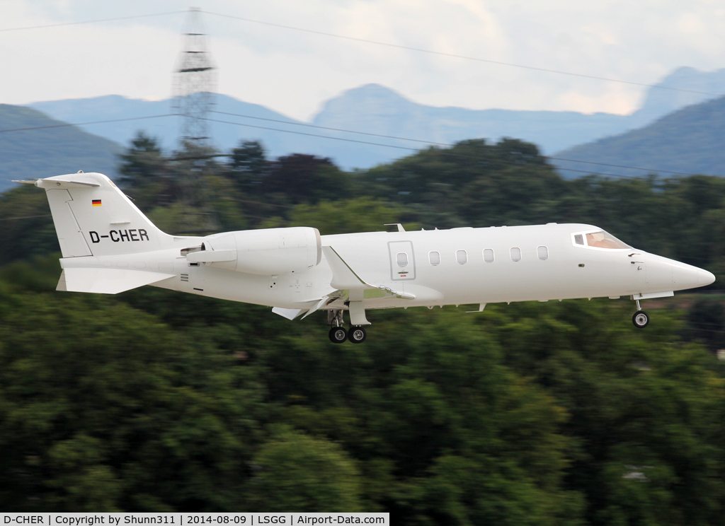 D-CHER, 1999 Learjet 60 C/N 60-148, Landing rwy 23