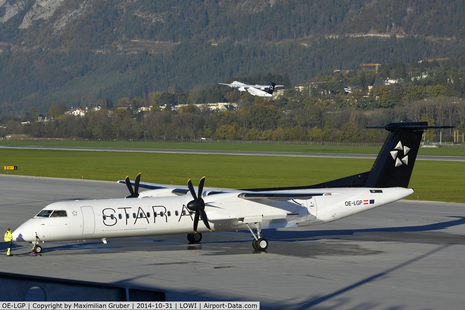 OE-LGP, 2000 De Havilland Canada DHC-8-402 Dash 8 C/N 4016, SWISS/Austrian/Tyrolean