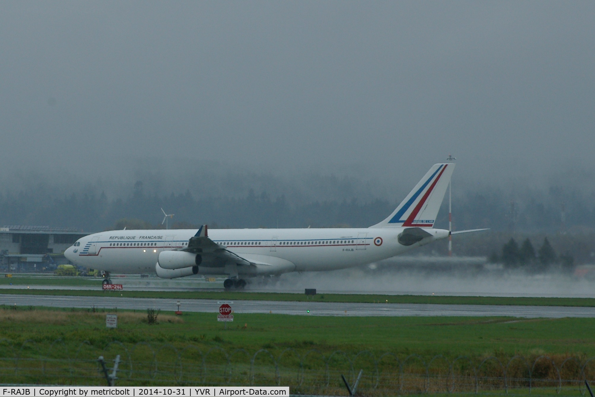 F-RAJB, 1995 Airbus A340-212 C/N 081, Rainy day depature from YVR.