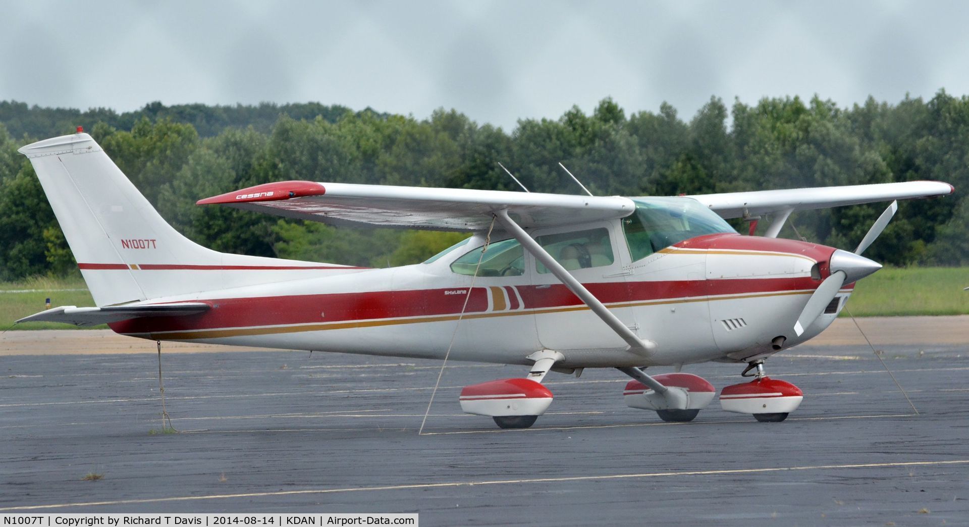N1007T, 1973 Cessna 182P Skylane C/N 18262411, 1973 Cessna 182P in Danville Va.