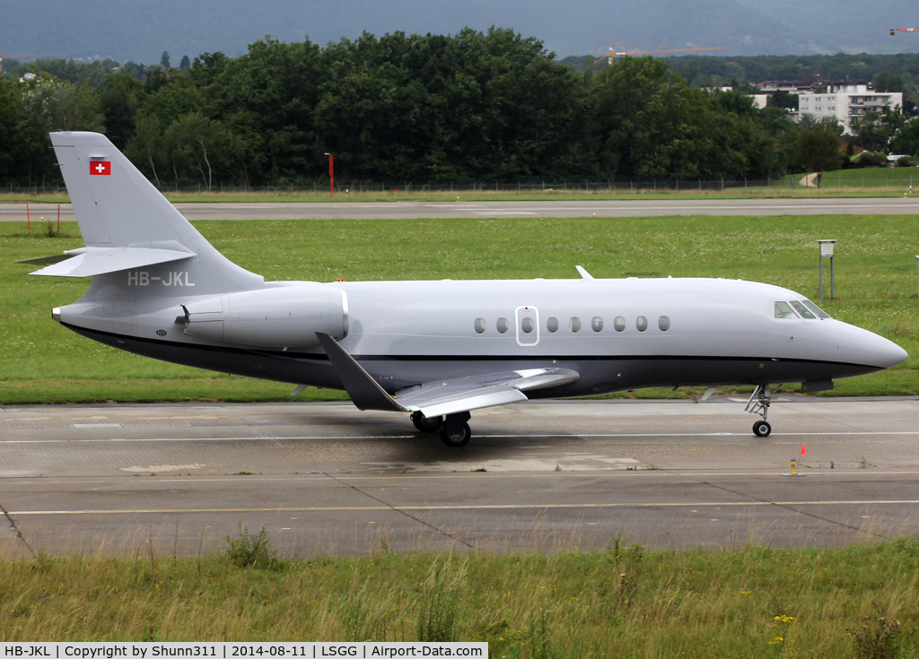 HB-JKL, 2012 Dassault Falcon 2000LX C/N 244, Taxiing holding point rwy 23 for departure...