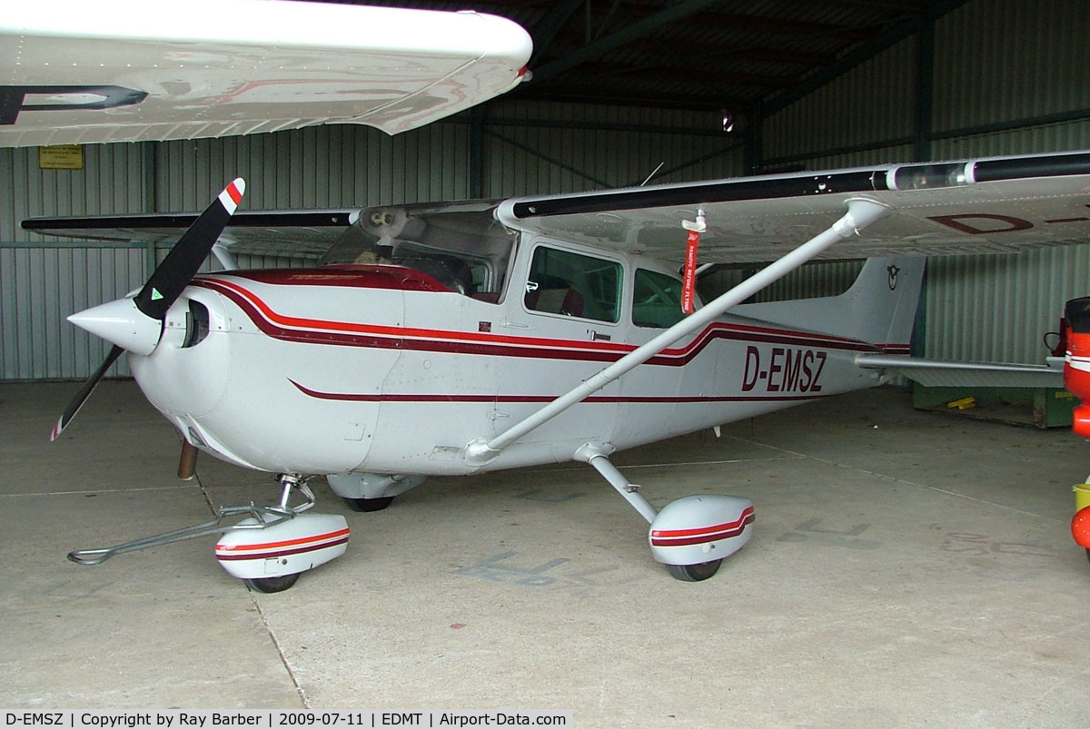 D-EMSZ, Cessna 172P C/N 17275049, Cessna 172P Skyhawk [172-75049]  Krems~D 11/07/2009