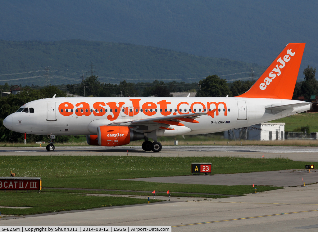 G-EZGM, 2011 Airbus A319-111 C/N 4778, Lining up rwy 23 for departure...