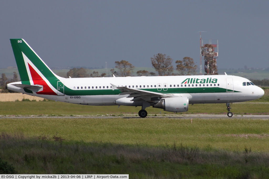 EI-DSG, 2007 Airbus A320-216 C/N 3115, Take off