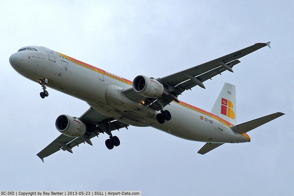 EC-IXD, 2004 Airbus A321-211 C/N 2220, Airbus A321-211 [2220] (Iberia) Home~G 23/05/2013. On approach 27R.