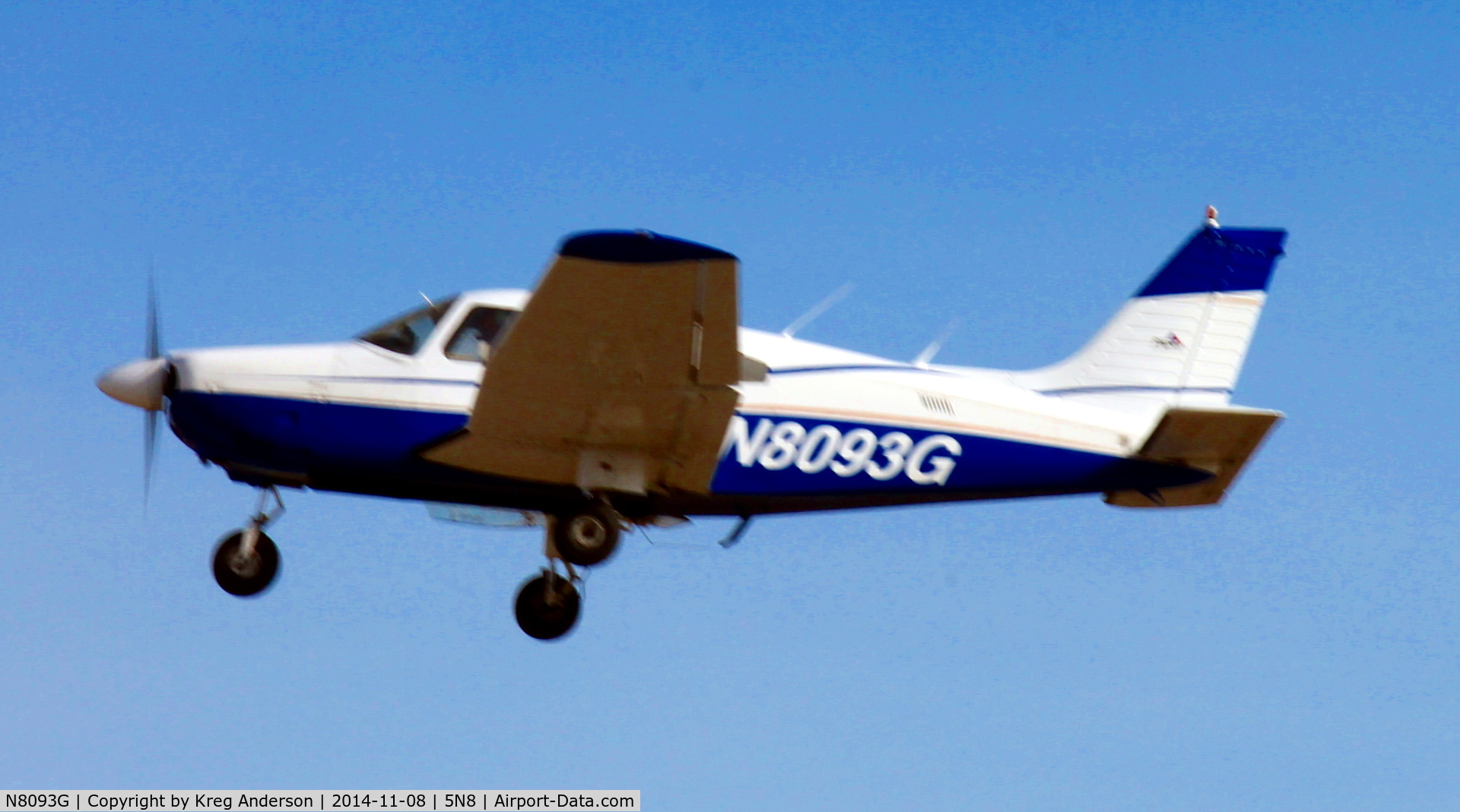 N8093G, 1979 Piper PA-28-181 C/N 28-8090100, Piper PA-28-181 Warrior taking off runway 31.
