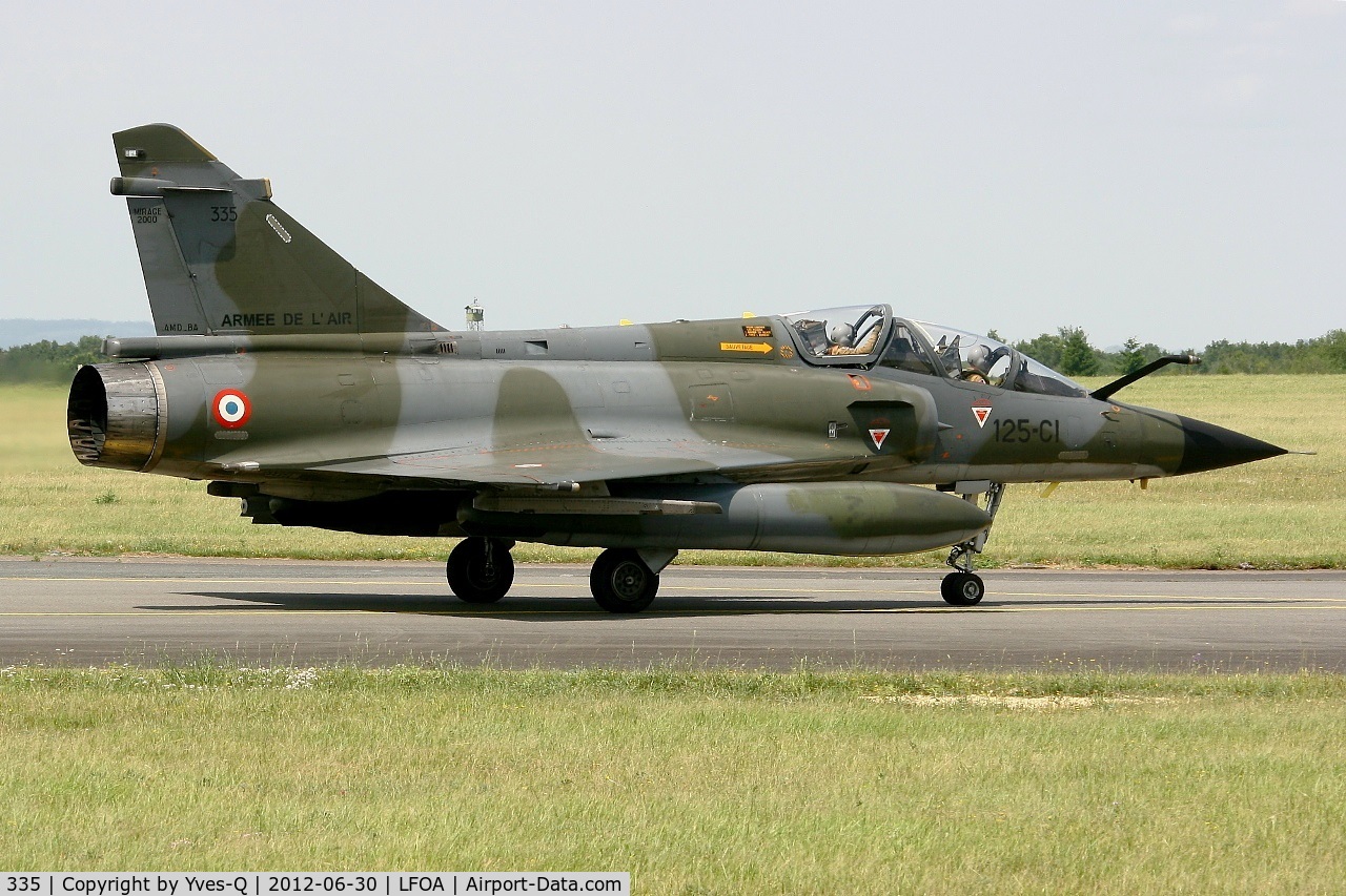 335, Dassault Mirage 2000N C/N 261, French Air Force Dassault Mirage 2000N, Taxiing after display, Avord Air Base 702 (LFOA) Open day 2012
