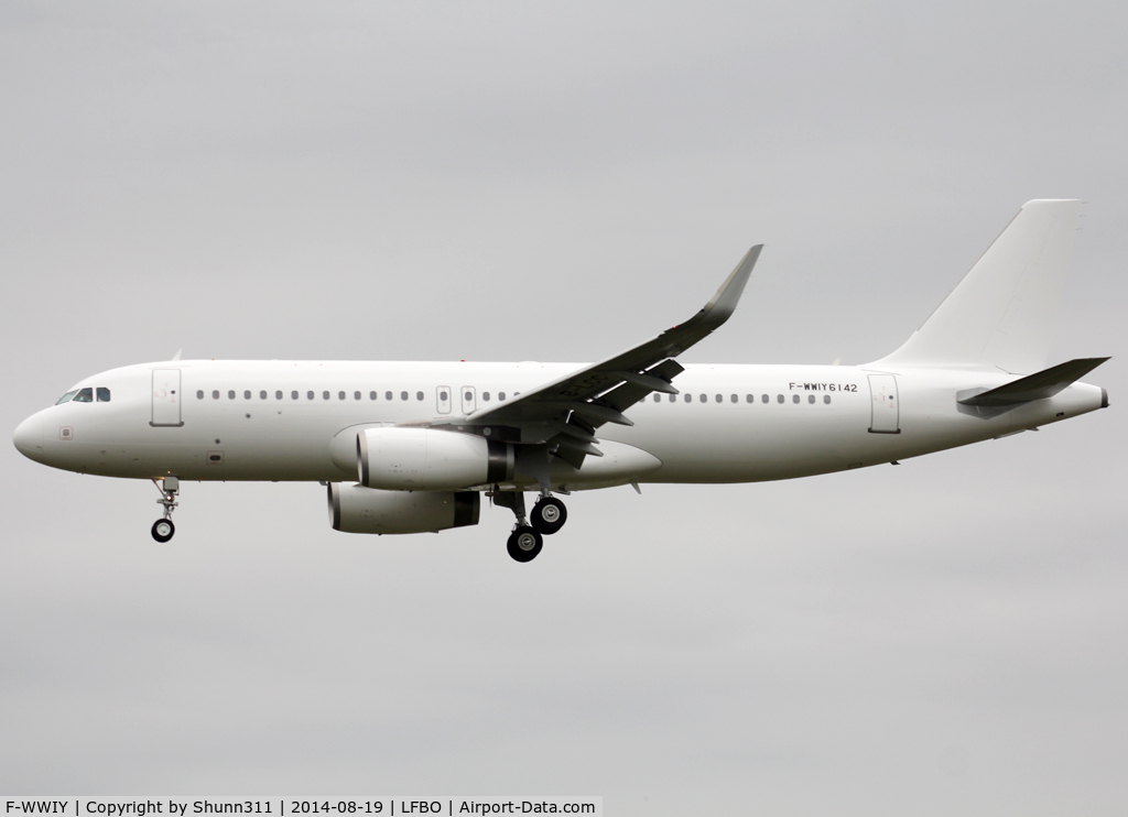 F-WWIY, 2014 Airbus A320-232 C/N 6142, C/n 6142 - For Hong Kong Express as B-LCC in all white c/s