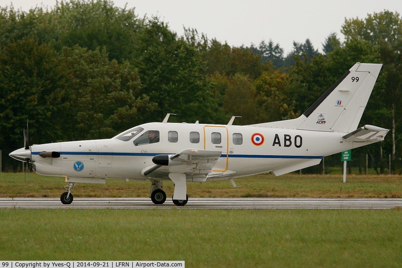 99, 1994 Socata TBM-700 C/N 99, Socata TBM-700, Taxiing before take off, Rennes-St Jacques airport (LFRN-RNS) Air show 2014