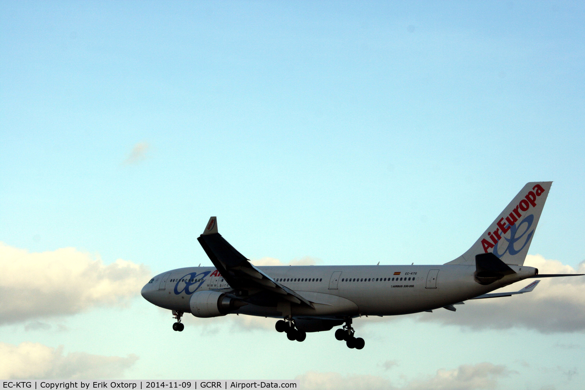 EC-KTG, 2008 Airbus A330-202 C/N 950, EC-KTG landing in ACE